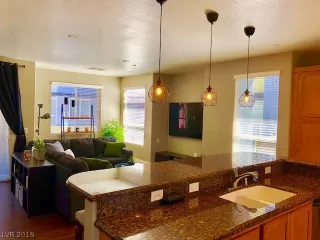 Photo #5: 2138850 Listing 