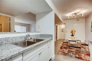 Photo #5: 2138867 Listing