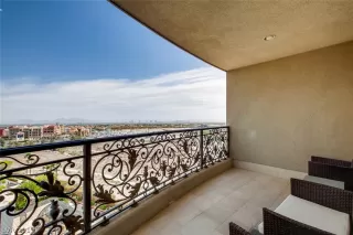 Photo #2: 2138874 Listing