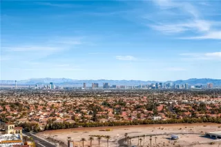 Photo #4: 2138874 Listing