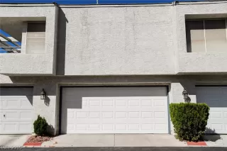 Photo #1: 2138884 Listing