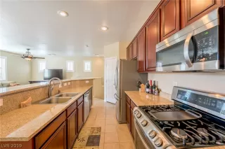 Photo #2: 2138898 Listing