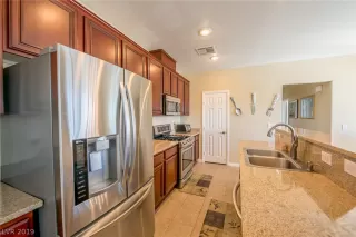 Photo #5: 2138898 Listing