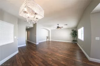 Photo #4: 2138925 Listing