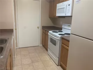 Photo #3: 2138986 Listing 