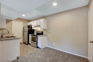 Photo #4: 2138998 Listing 