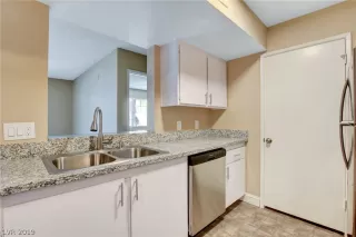 Photo #6: 2138998 Listing 