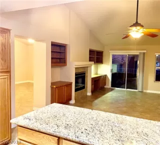 Photo #4: 2139019 Listing