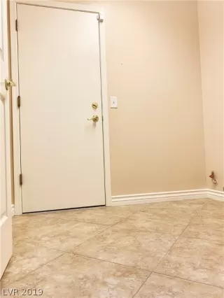 Photo #6: 2139019 Listing