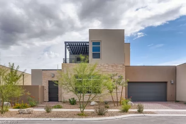 MLS: 2139023 Condo For Sale