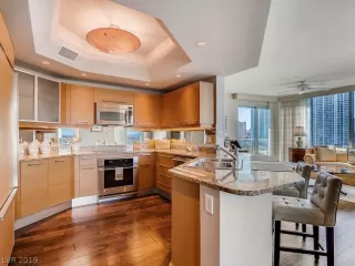 Photo #2: 2139027 Listing