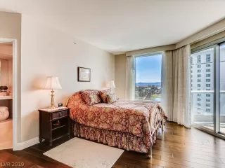 Photo #3: 2139027 Listing