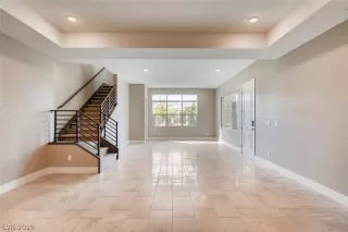 Photo #5: 2139046 Listing 