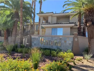 Photo #1: 2139047 Listing