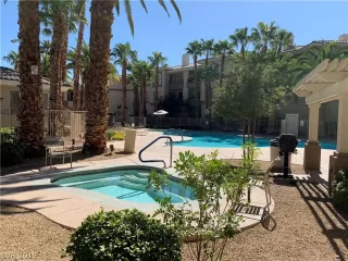 Photo #2: 2139047 Listing