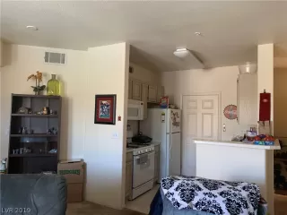 Photo #6: 2139047 Listing