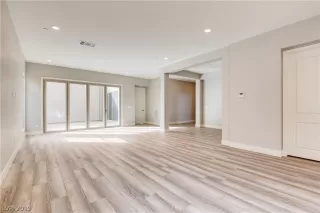 Photo #4: 2139056 Listing 