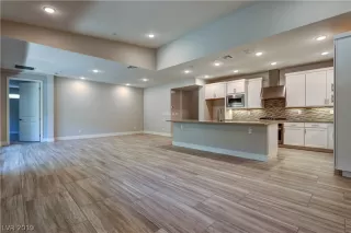 Photo #3: 2139073 Listing 