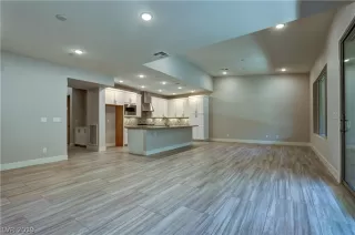 Photo #4: 2139073 Listing 