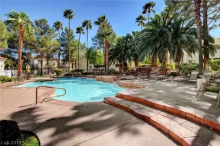 Photo #1: 2139078 Listing 