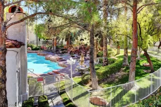 Photo #3: 2139078 Listing 