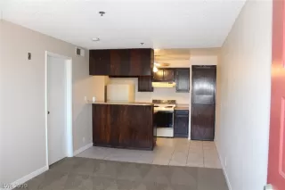 Photo #2: 2139101 Listing 