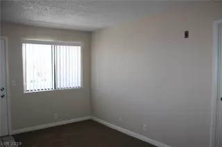 Photo #5: 2139101 Listing 