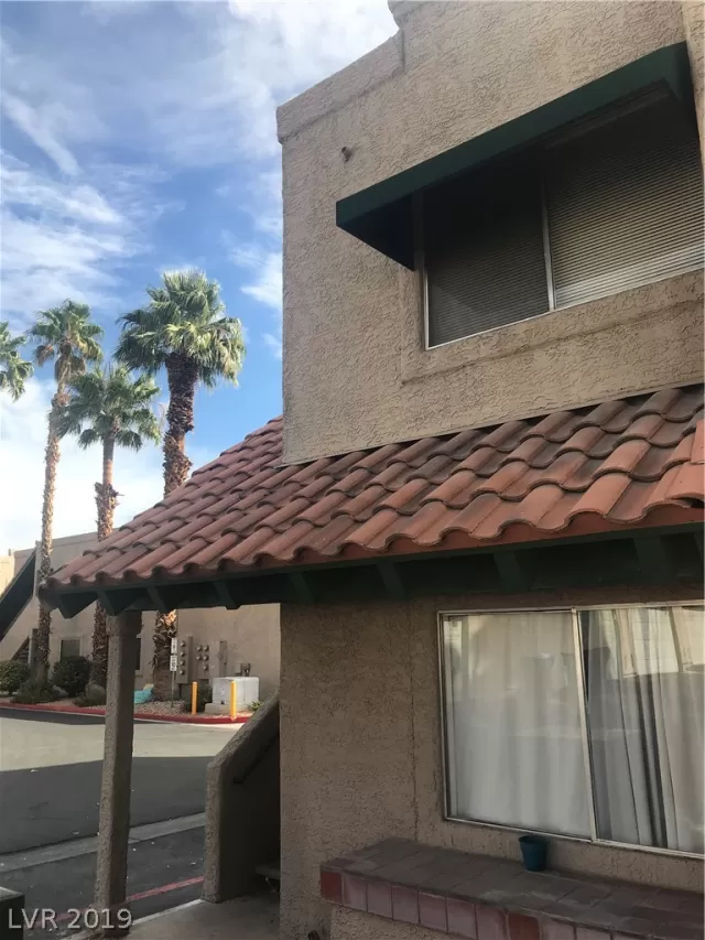 MLS: 2139116 Condo For Sale