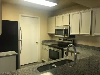 Photo #5: 2139116 Listing 