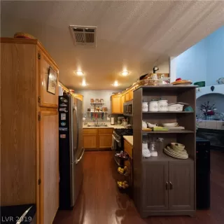 Photo #4: 2139121 Listing 