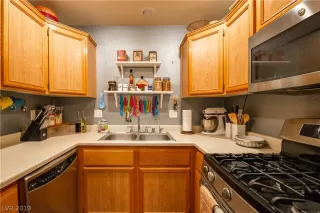 Photo #5: 2139121 Listing 