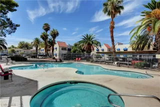 Photo #4: 2139128 Listing