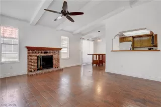 Photo #5: 2139128 Listing