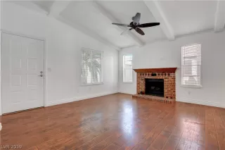 Photo #6: 2139128 Listing