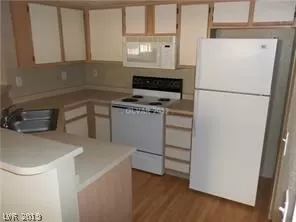 Photo #3: 2139141 Listing