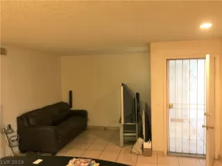 Photo #2: 2139190 Listing