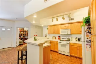 Photo #4: 2139191 Listing 