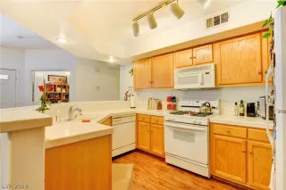 Photo #5: 2139191 Listing 