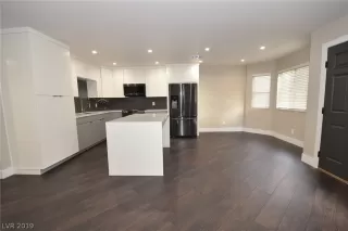 Photo #6: 2139255 Listing 