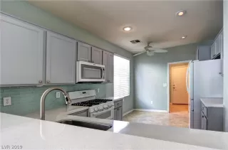 Photo #5: 2139257 Listing