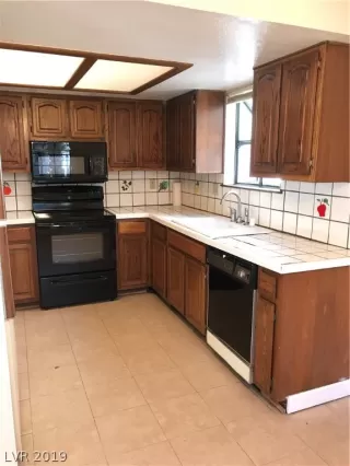 Photo #2: 2139324 Listing