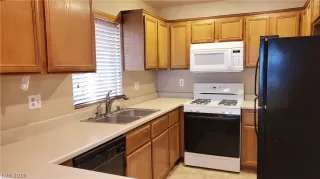 Photo #4: 2139350 Listing 