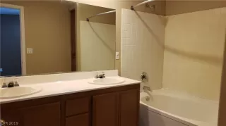 Photo #5: 2139350 Listing 