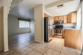 Photo #5: 2139381 Listing 
