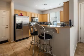 Photo #5: 2139440 Listing