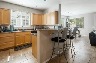 Photo #6: 2139440 Listing