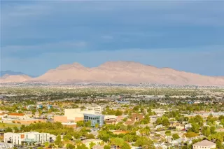 Photo #3: 2139441 Listing