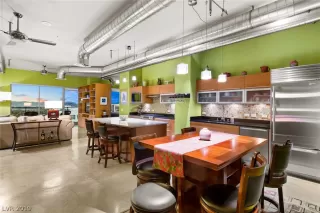 Photo #4: 2139441 Listing