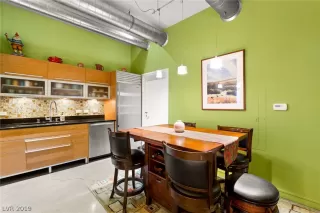 Photo #6: 2139441 Listing