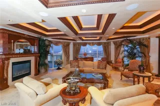 Photo #3: 2139456 Listing